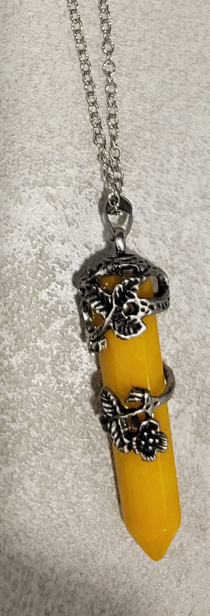 Golden Flourish Crystal Pendant Necklace